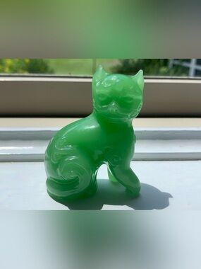 Vintage 1986 Franklin Mint Curio Cabinet Cat Ch'ing Dynasty Jade Glass Figurine